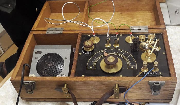 what-is-a-crystal-radio